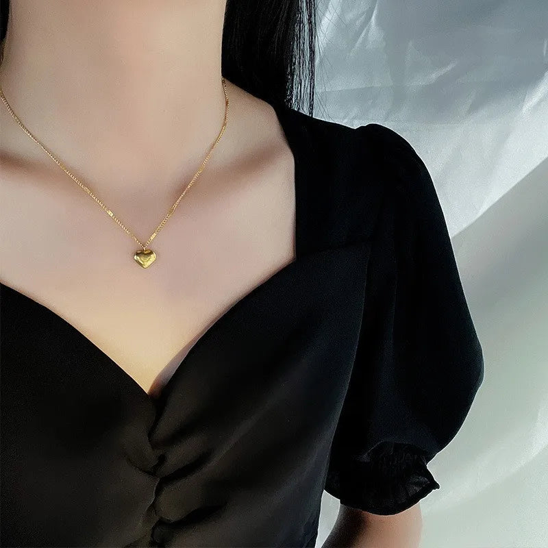 New Cross-border Couple Cavicle Chain Geometric Heart-shaped Light Luxury Temperament Simple Sweet Love Pendant Necklace Jewelry